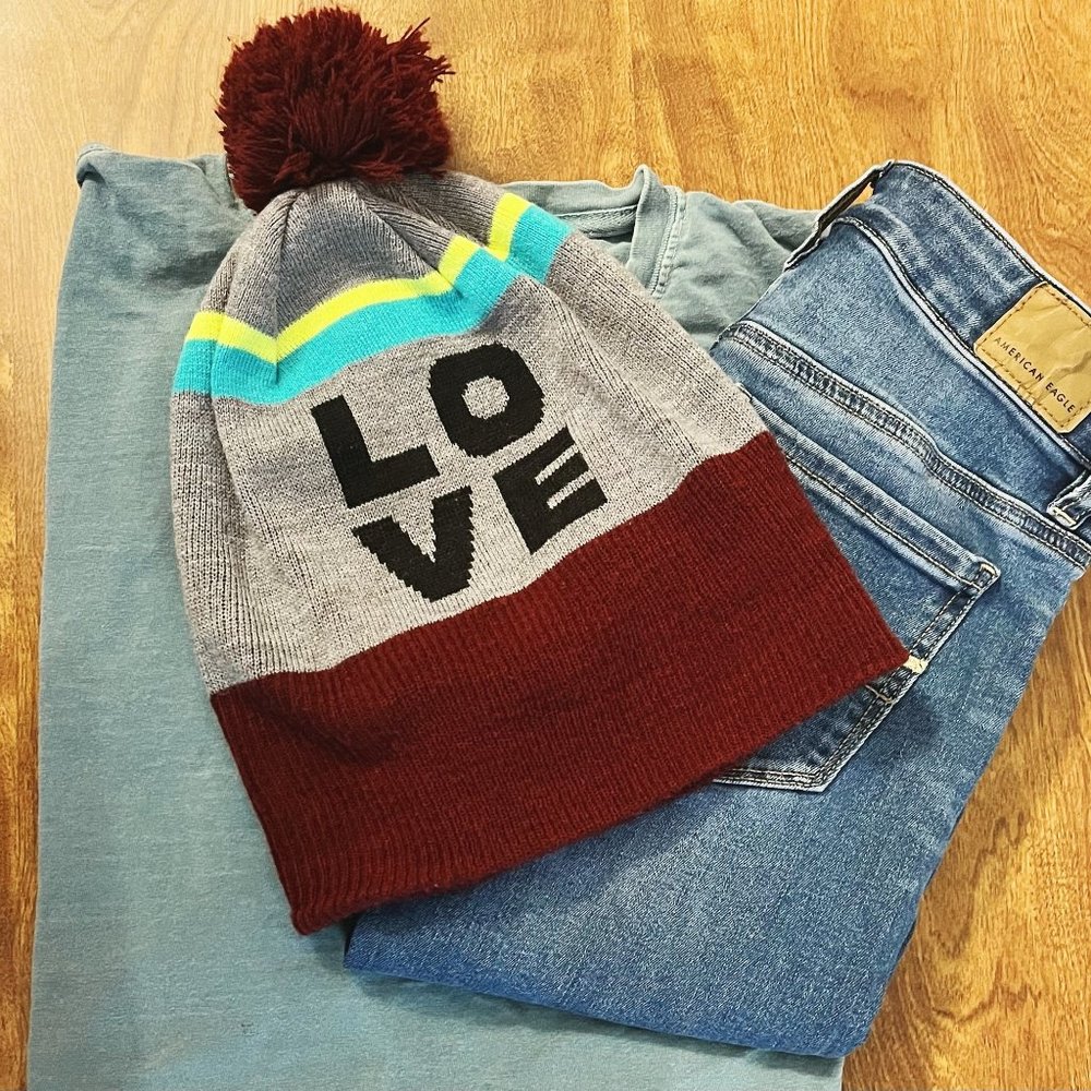 Vintage 2000's Women's American Eagle " LOVE" Winter Beanie